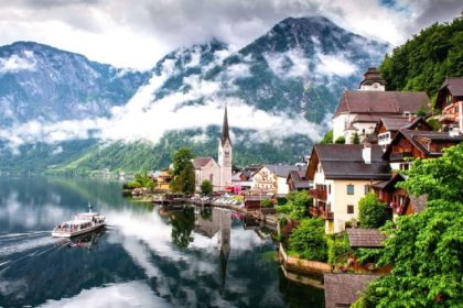 Ngôi làng yên bình Hallstatt là cảnh đẹp châu Âu hiếm gặp.