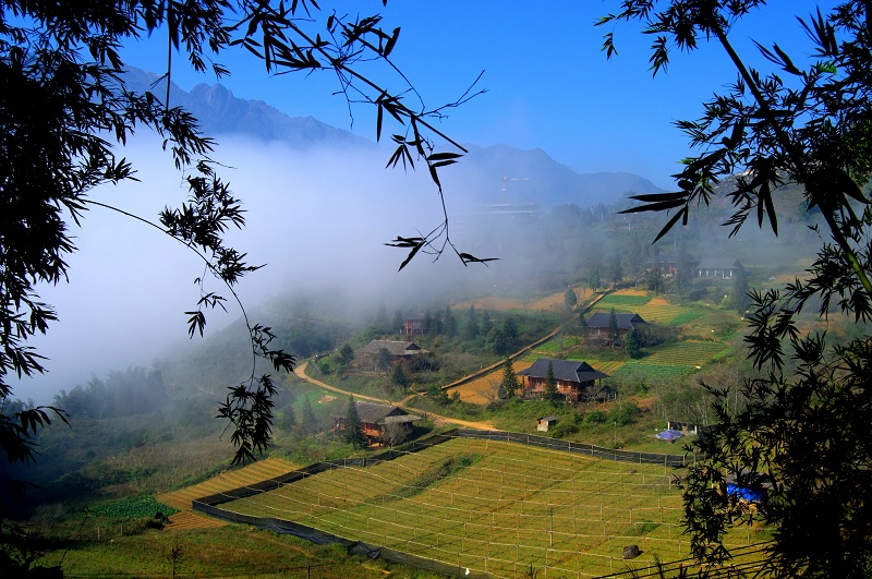 Hạn chế đi Sapa vào mùa mưa vì thời tiết xấu có thể khiến chuyến đi bị đì trệ.